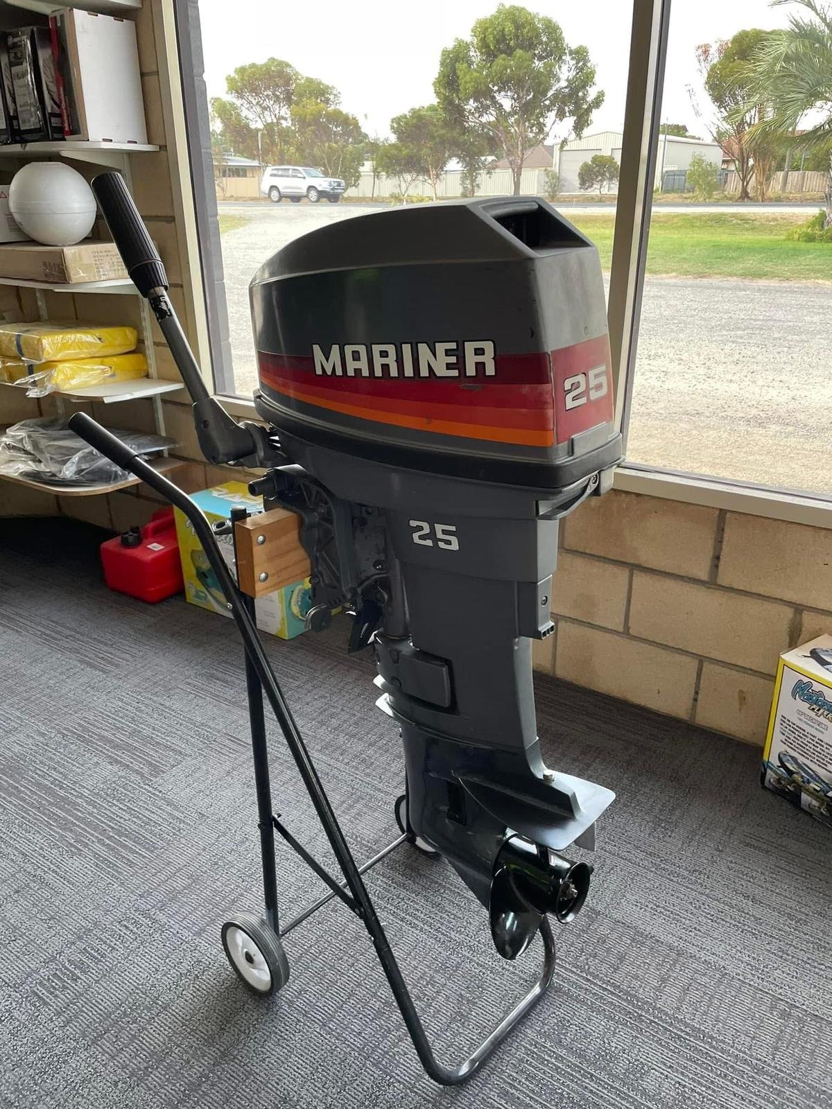 Used Mariner 25hp Outboard Motor for sale